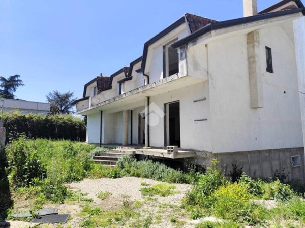 casa indipendente in vendita a Santa Maria a Vico
