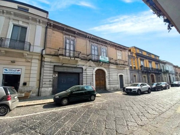 intera palazzina in vendita a Santa Maria a Vico