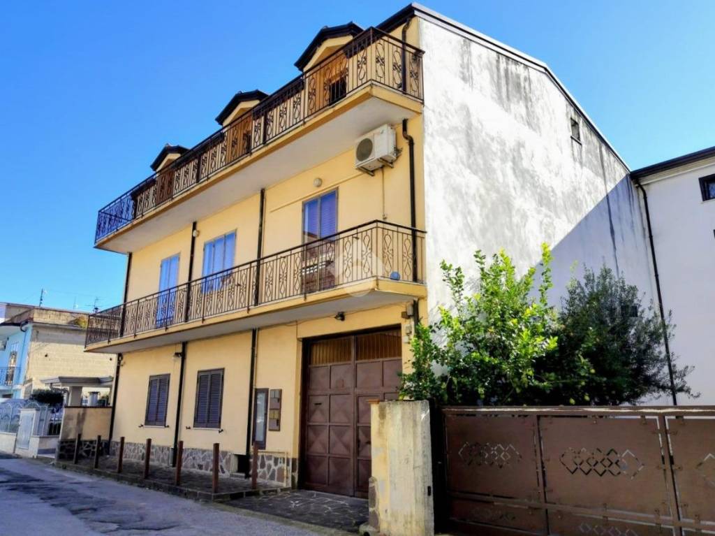 casa indipendente in vendita a Santa Maria a Vico