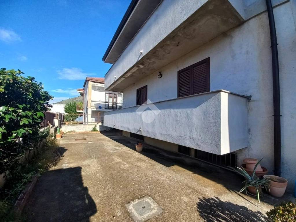 casa indipendente in vendita a Santa Maria a Vico