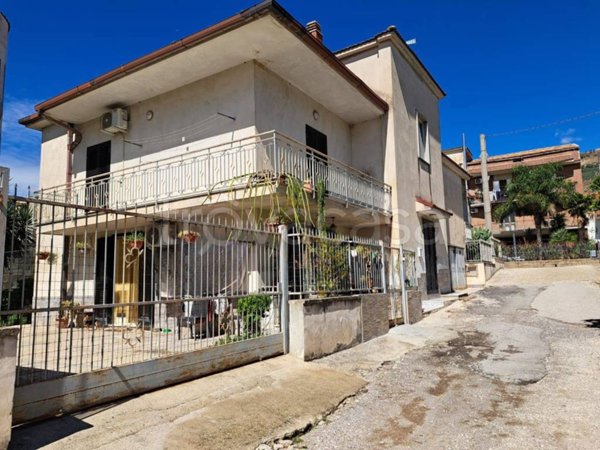 casa indipendente in vendita a Santa Maria a Vico