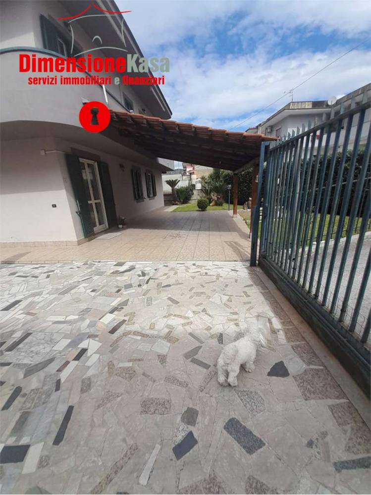 intera palazzina in vendita a Santa Maria a Vico