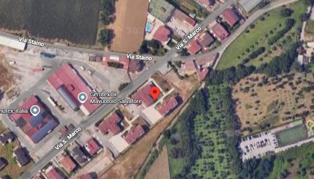 locale commerciale in vendita a Santa Maria a Vico