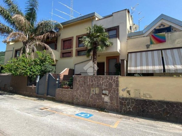 casa indipendente in vendita a Santa Maria a Vico