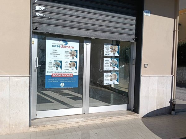 negozio in vendita a Santa Maria a Vico