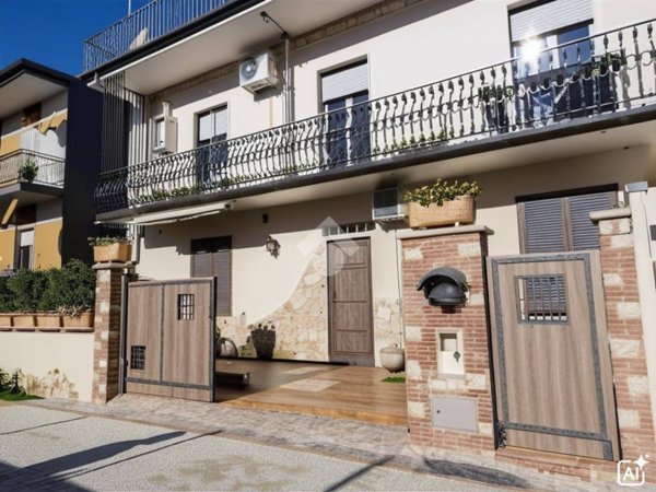 casa indipendente in vendita a Santa Maria a Vico