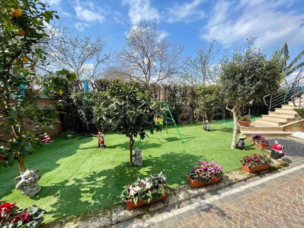 casa indipendente in vendita a Santa Maria a Vico