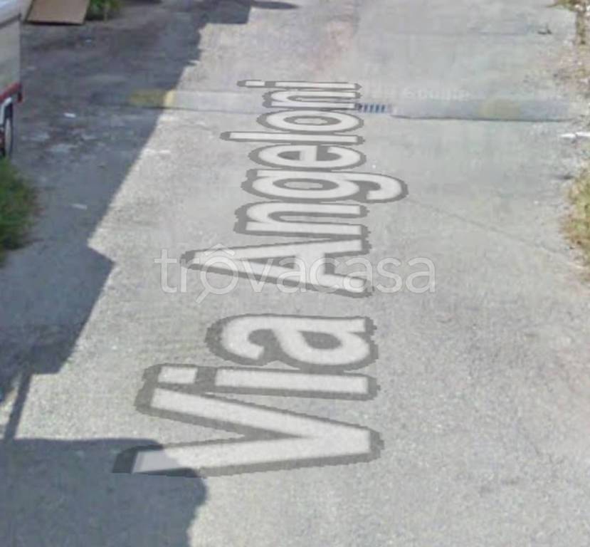 locale commerciale in vendita a Santa Maria a Vico