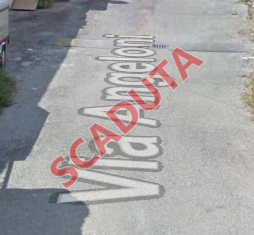 locale commerciale in vendita a Santa Maria a Vico