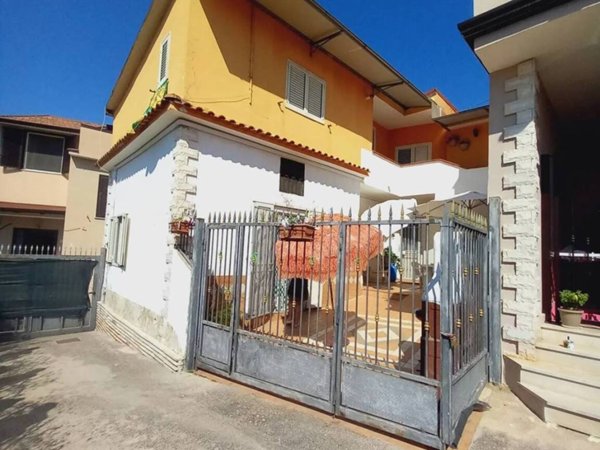 casa indipendente in vendita a Santa Maria a Vico