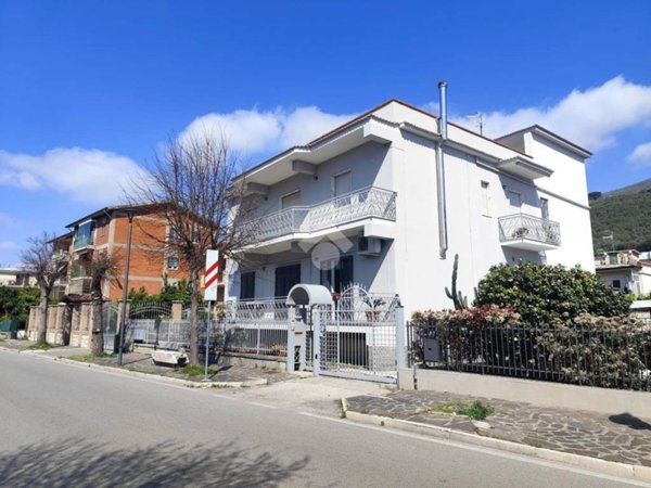appartamento in vendita a Santa Maria a Vico