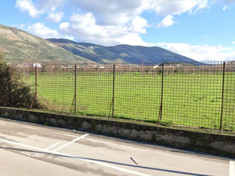 terreno edificabile in vendita a Santa Maria a Vico