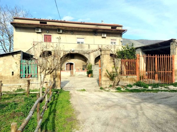 casa indipendente in vendita a Santa Maria a Vico