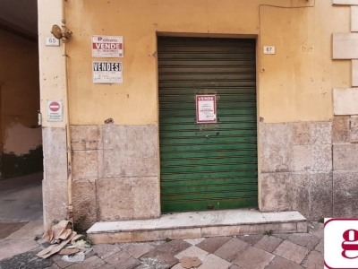 locale commerciale in vendita a Santa Maria Capua Vetere