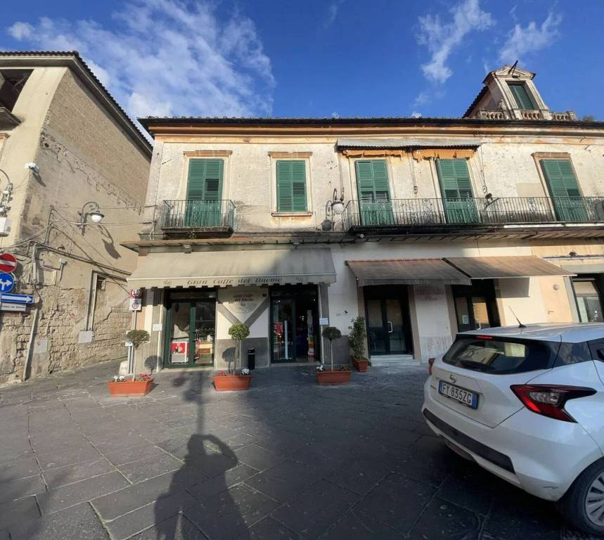 negozio in vendita a Santa Maria Capua Vetere
