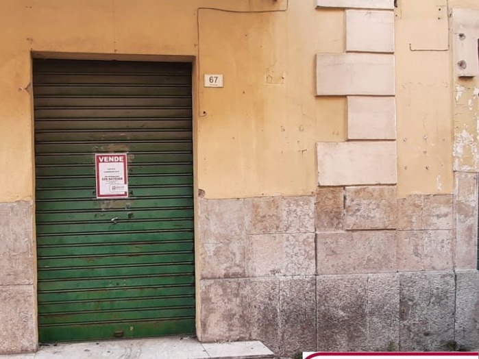 locale commerciale in vendita a Santa Maria Capua Vetere