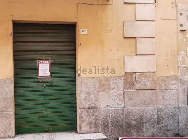locale commerciale in vendita a Santa Maria Capua Vetere
