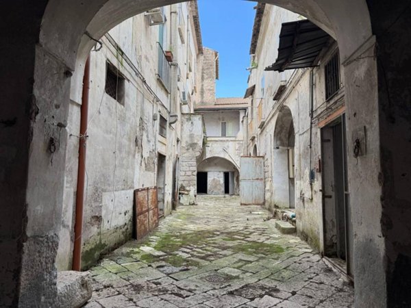 intera palazzina in vendita a Santa Maria Capua Vetere