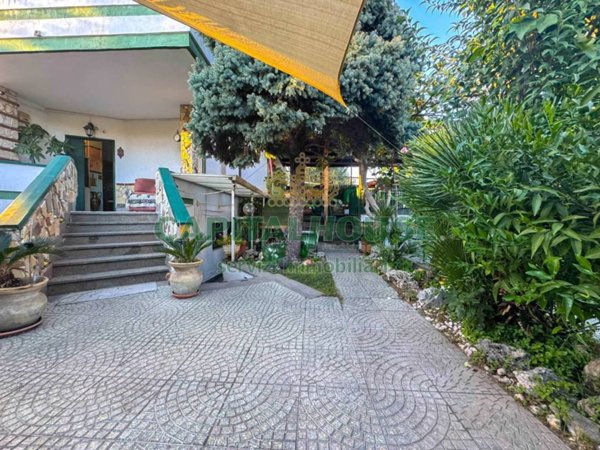 casa indipendente in vendita a Santa Maria Capua Vetere