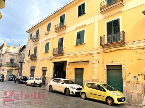 negozio in vendita a Santa Maria Capua Vetere