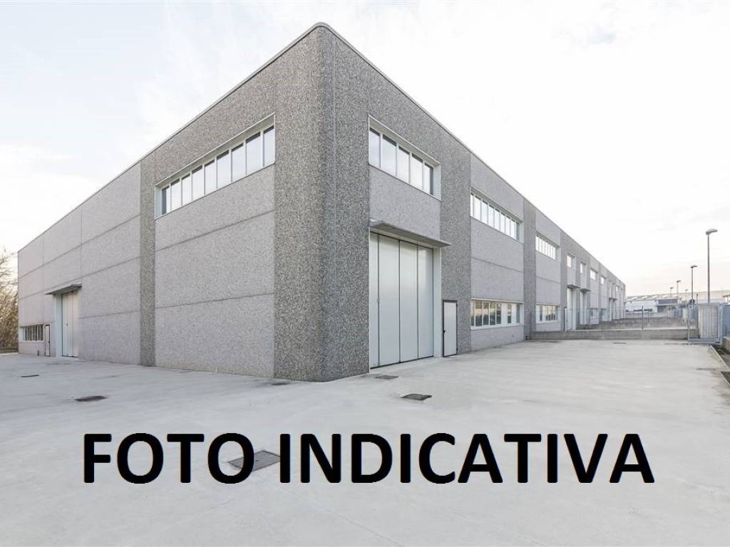 locale commerciale in vendita a Santa Maria Capua Vetere