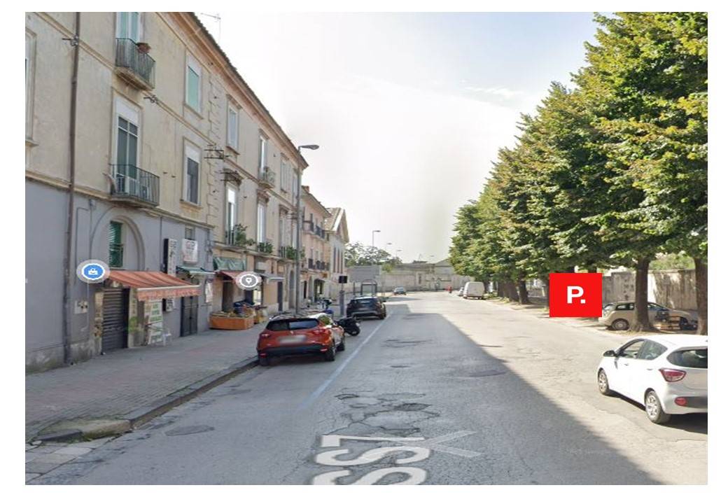 locale commerciale in vendita a Santa Maria Capua Vetere