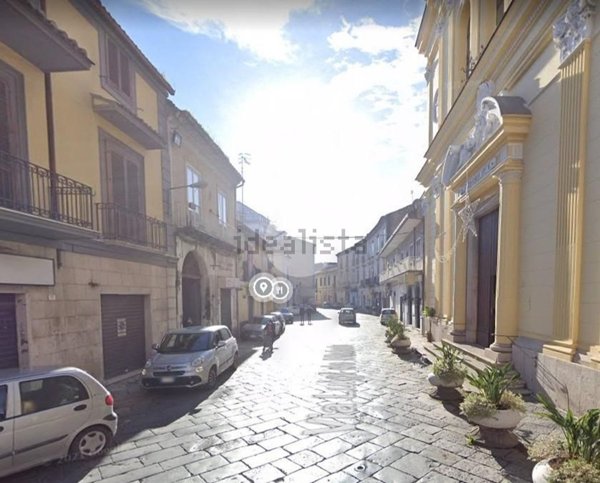locale commerciale in vendita a Santa Maria Capua Vetere