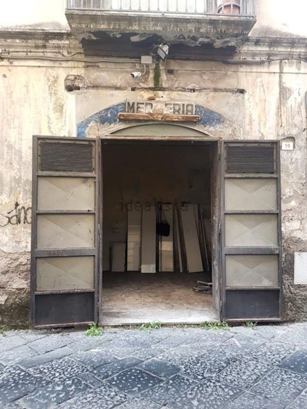 locale commerciale in vendita a Santa Maria Capua Vetere