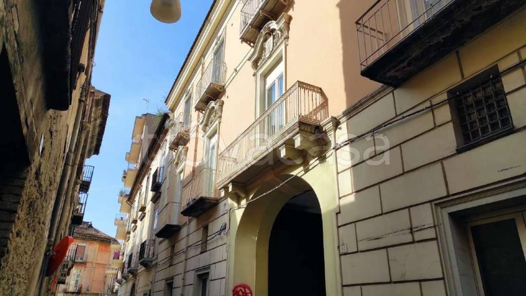 negozio in vendita a Santa Maria Capua Vetere