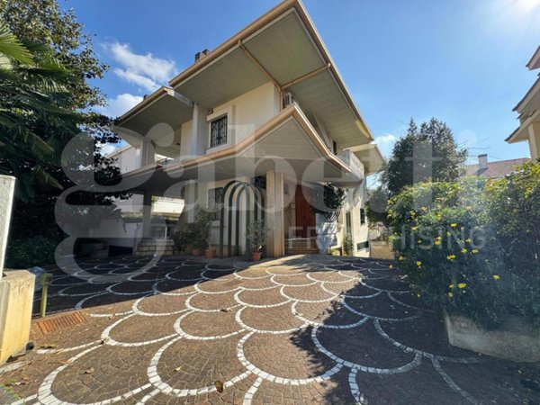 casa indipendente in vendita a Santa Maria Capua Vetere