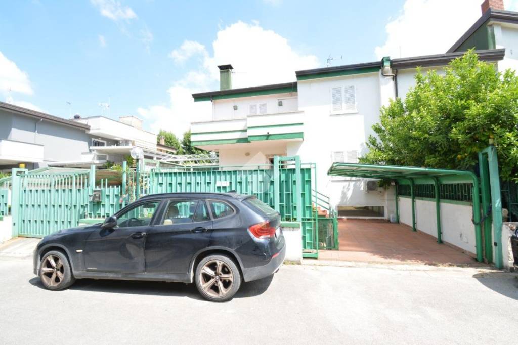 casa indipendente in vendita a Santa Maria Capua Vetere