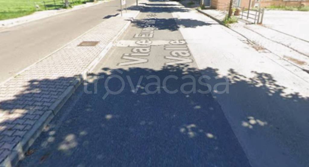 locale commerciale in vendita a Santa Maria Capua Vetere