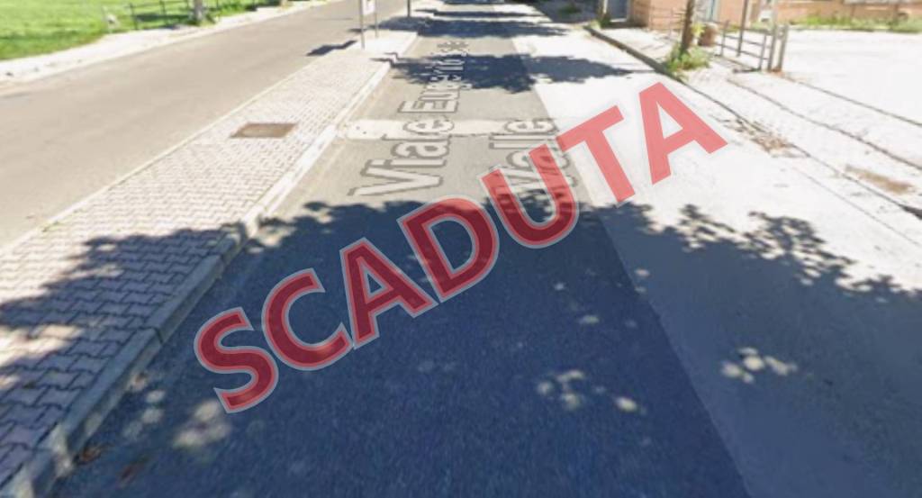 locale commerciale in vendita a Santa Maria Capua Vetere