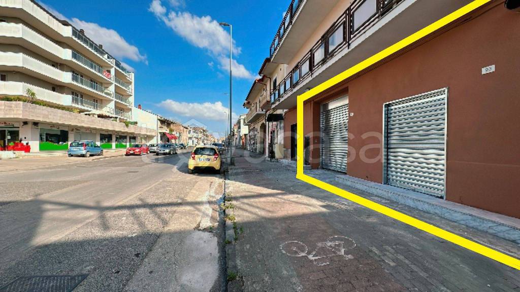 negozio in vendita a Santa Maria Capua Vetere