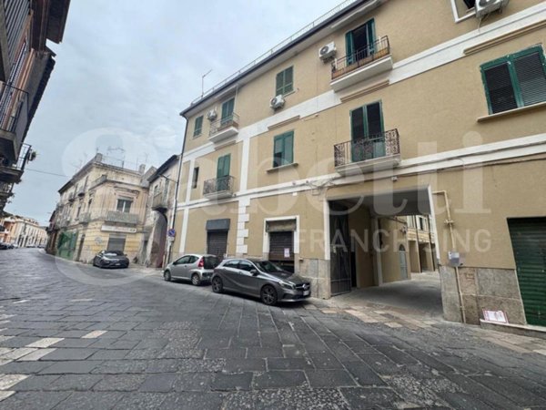 negozio in vendita a Santa Maria Capua Vetere