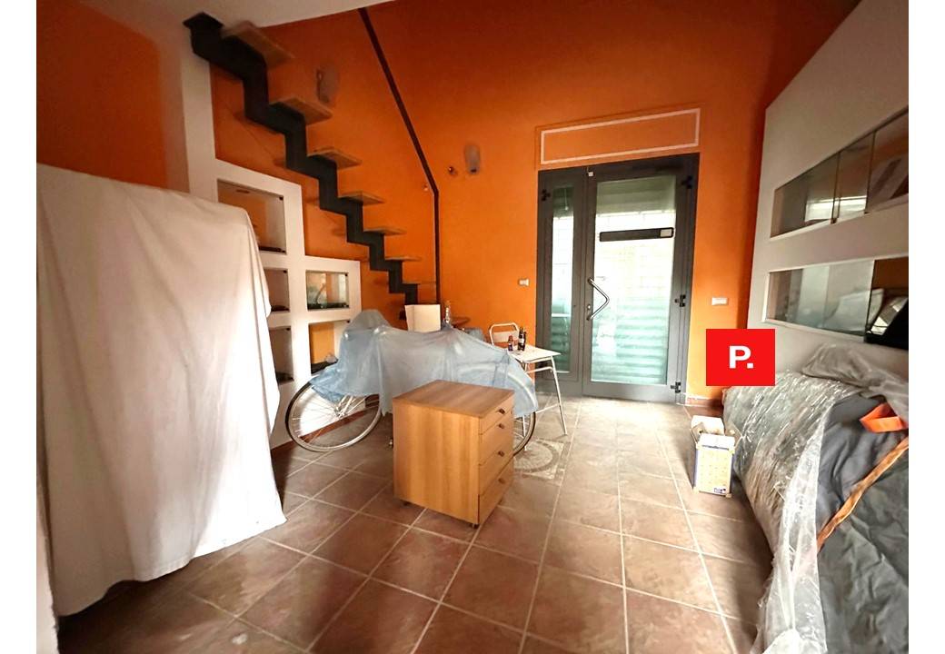 locale commerciale in vendita a Santa Maria Capua Vetere