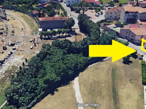 locale commerciale in vendita a Santa Maria Capua Vetere