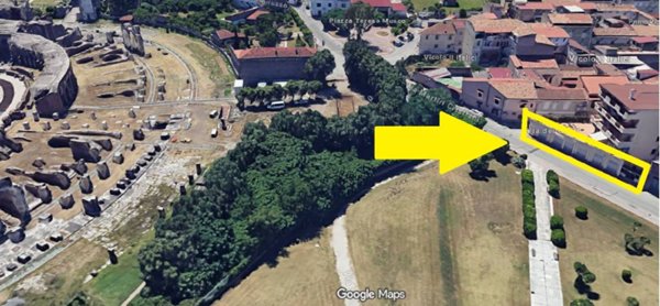 locale commerciale in vendita a Santa Maria Capua Vetere