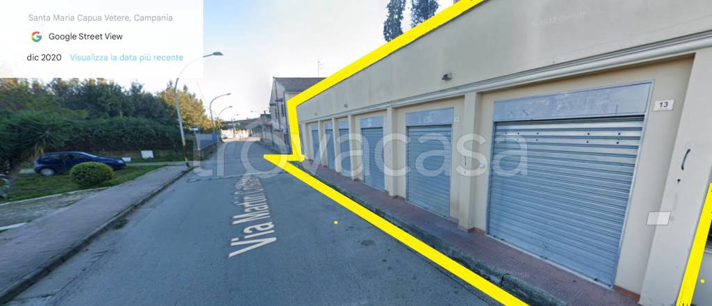 locale commerciale in vendita a Santa Maria Capua Vetere