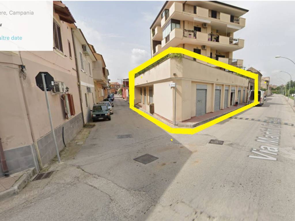 locale commerciale in vendita a Santa Maria Capua Vetere