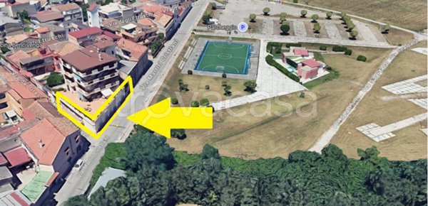 locale commerciale in vendita a Santa Maria Capua Vetere