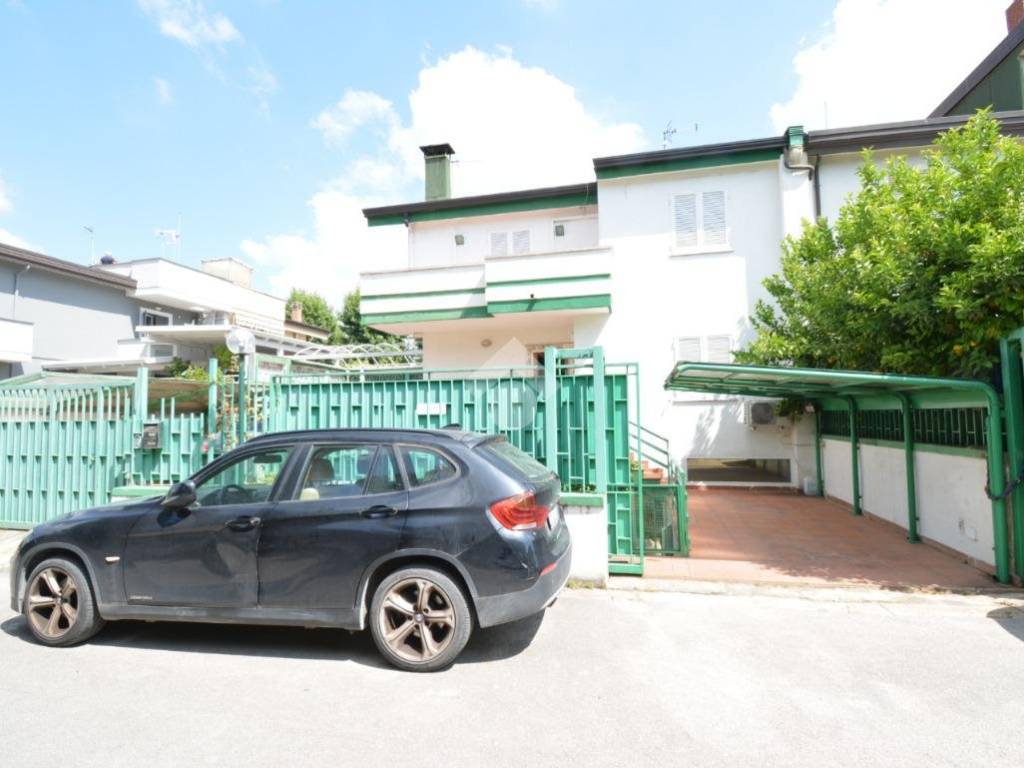 casa indipendente in vendita a Santa Maria Capua Vetere