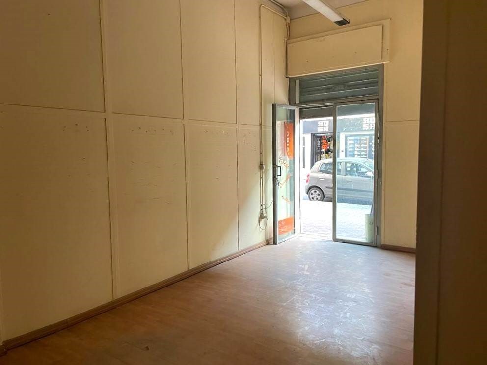 negozio in vendita a Santa Maria Capua Vetere