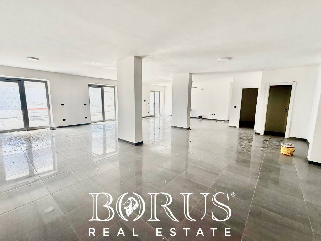 negozio in vendita a Santa Maria Capua Vetere