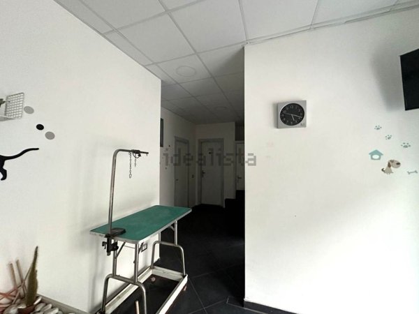 locale commerciale in vendita a Santa Maria Capua Vetere