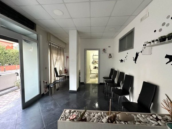 locale commerciale in vendita a Santa Maria Capua Vetere