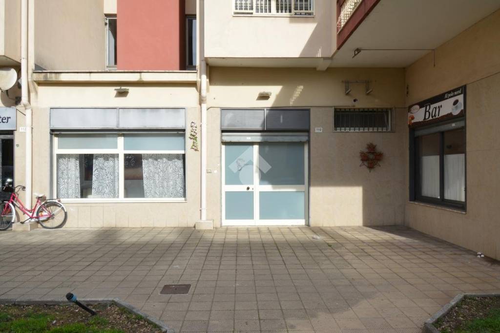 negozio in vendita a Santa Maria Capua Vetere