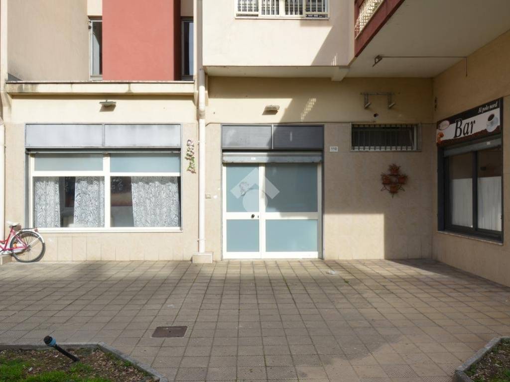 negozio in vendita a Santa Maria Capua Vetere