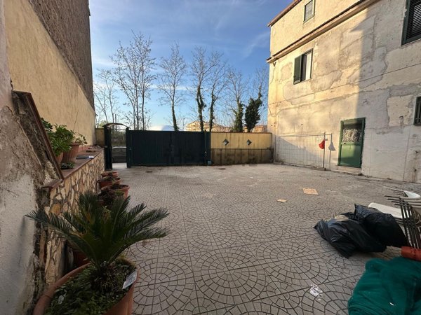 casa indipendente a Santa Maria Capua Vetere in zona Sant'Andrea dei Lagni