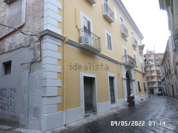 locale commerciale in vendita a Santa Maria Capua Vetere